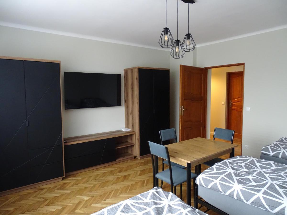 Mieszkania Pracowniczo-turystyczne Apartment *